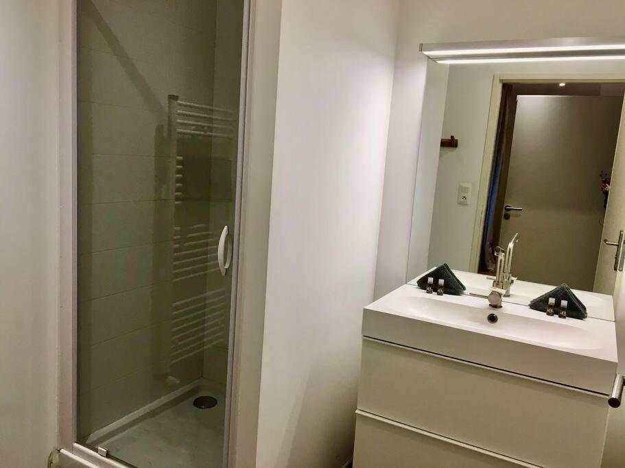 "Euzet" Joli Appartement A 2 Pas Du Centre Ville Сет Екстериор снимка